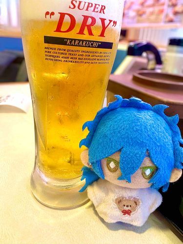 はま寿司にて昼呑み🍺
またお酒と撮られるイデア氏…