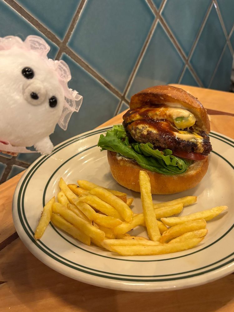 バーガー喫茶とやらへ行ったぞ。