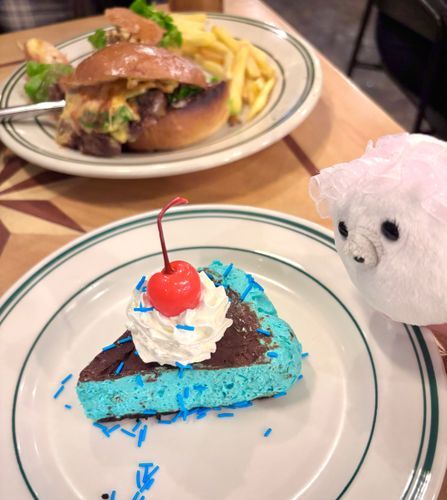 バーガー喫茶とやらへ行ったぞ🦭🍔