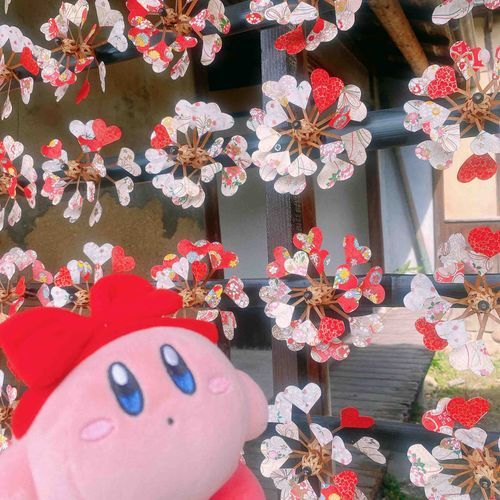 みんな久しぶりぽよ〜🎀
この間温泉旅行に行ってきたぽよ
観光地の町並みがレトロで風車がきれいだったぽよ