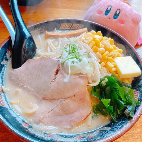 札幌みそらあめん〜バターコーン添え〜
テレビで話題になってたから行列だったぽよ。美味しかったけどちぢれ麺だったし好き嫌いわかれるかも〜🙂‍↕️
