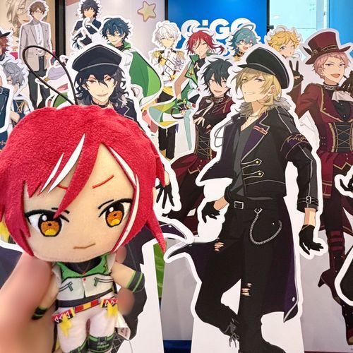 GIGO総本店のパネル展示🎮
店内のクレーンゲームで
なんとか夏目ぬいをGETしてきました🧸
60人並ぶスタンドパネルも圧巻だったね
