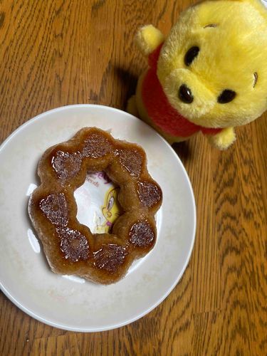 ぷぷたです🍯
焼きポン・デ・リングを作ってもらったよ！
外がぱりぱり、中がもちもちでとっても美味しかったなぁ〜〜（๑⃙⃘´༥`๑⃙⃘）