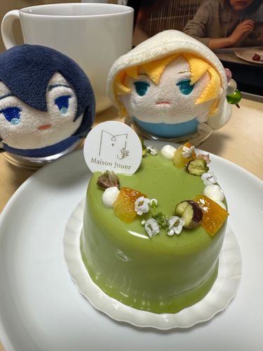こないだあるじのおたんじょうびだったゃ。ぴすたちおのむーすのけえきでおいわいしたゃ。