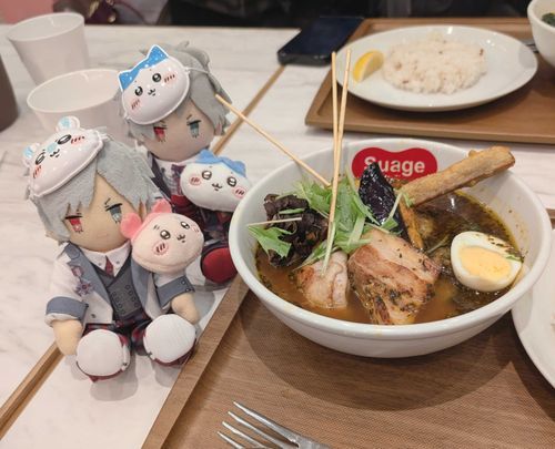 （多量のスパイスが…な！）
…と言いつつ甘口にしたらしい。
肉も野菜も沢山入ってるのが良いな