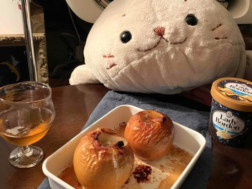 やきりんごとおまめ🍎
れでーぼーでんのせて食べるんだって…ずるい