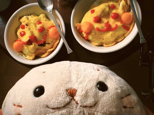 きょうはあいちゃんのお誕生日会！ゆうちゃんがおむらいすを作ってくれたよ♩

あいちゃんの誕生日におまめは来たから、ほんとはおまめもいっしょに誕生日のはずなんだけど何にももらえなかった！！！