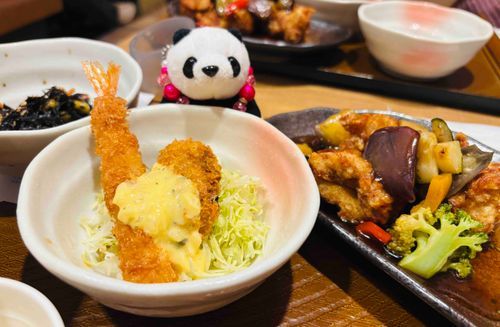 エビフライとカキフライだ😆