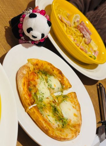 ピザ〜🍕