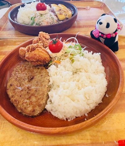 ハンバーグとからあげ！
さいきょうだ〜😉