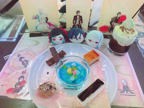 別の日のアニカフェ🎶
シートはまんばちゃんだった