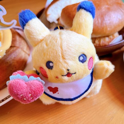 ぺこちゃんです！
おいしいこらぼのために　おでかけしました！
はんばーがー　おっきかったです🍔
