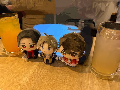 他の審神者さんと近況報告(飲み会)に行ってきました‼️むっちゃんとかしゅうくんと他の審神者さんのはせべ君と一緒に楽しんでてよかった🥰🥰