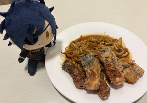 あるじのためにぼくがさばのたつたあげをつくったよいっしょにたべよう！