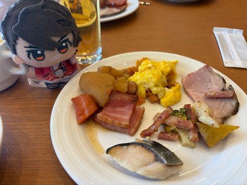 今日の朝ごはんはホテルのビュッフェを食べに行きました！！かしゅうくんは昨日のイベントで疲れていて寝ていたので、先にむっちゃんと一緒に朝ごはんを食べに行きました☺️