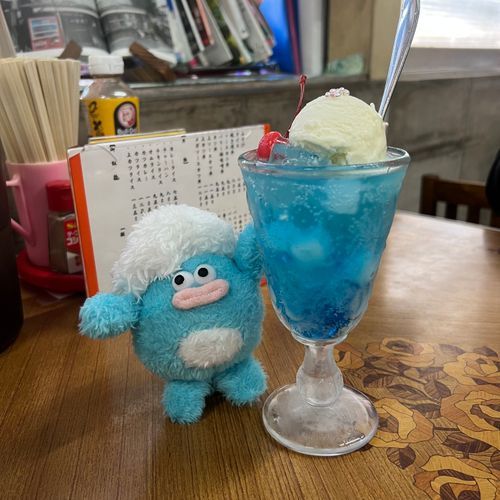 そっくりな色のｸﾘｰﾑｿｰﾀﾞ🫧˖ ࣪⊹