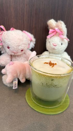 もこうさ子だよー！
こんばんは🌙✨

いつかのおしゃしん。おかあさんと、おにいちゃんといしょに、はるやすみにとしょかんいたとき📕📕

おとなりの、かへできゅうけいしたの。うさ子がだこしてるちいさい🐰さんは、「ここ」ていうんだよ(^o^)