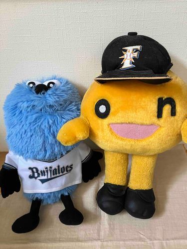 ⚾️どーも、よしさんです。
よしさんの帽子のチームは交流戦2位でしたよ
🏟️ダイヤだよ
ぼくのチームも2位だったの
⚾️ここだけの話、よしさん北海道のチームのコラボだけど、好きな選手は大阪のベテランクローザーです
🏟️早く戻ってくるといいよね
⚾️でもさ、年齢的に引退見えて来てるってマムが怯えてるますよ…