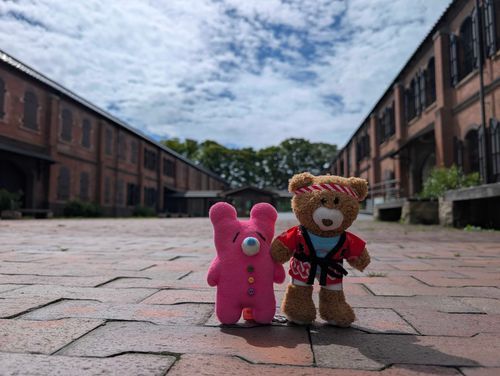 石川県立歴史博物館
晴天で暑いよ〜

(グッスリン＆アーモンドまろ助)