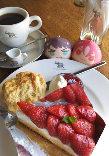 美味しい🍰とスコーン！
