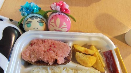 新生姜のピンクのソースが乗っているハンバーグ💚❤