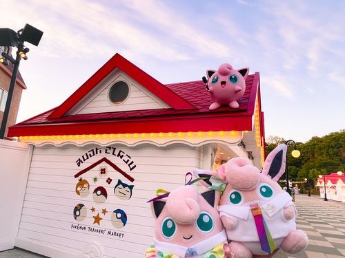 「昨日はポケパークに行ってきたよ！屋根の上にプリン！」「トレーナーもプリンになってて楽しそうだったプリ！」