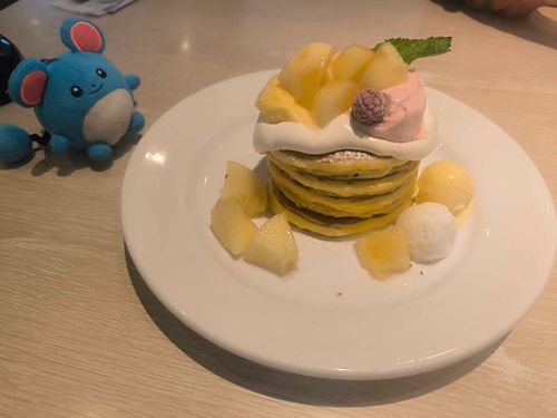 ふわふわ パンケーキ みつけて、
嬉しそうでした。甘いものが好きなようです。