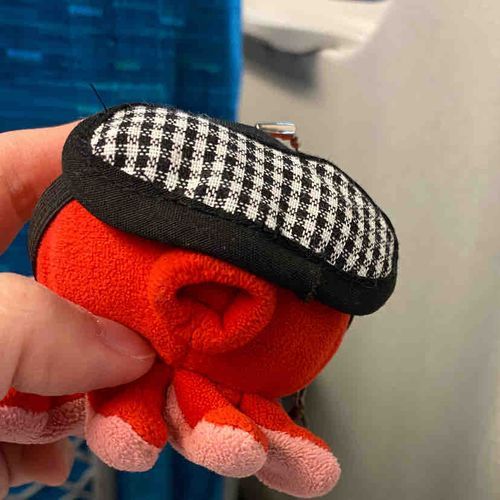 ﾑﾆｬﾑﾆｬ……ﾊｯ！！
皆様そろそろ帰省ラッシュでつかね？
移動中はアイマスクでお昼寝でつ🐑💤
また1年、ゆるゆると頑張って参りまつよ〜