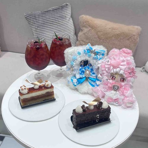 スタフォニの前においしいケーキを食べてきたぞ