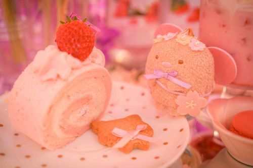 かわいいカフェにいったよ〜〜🍓🫖𓈒𓂂𓂃◌𓈒𓐍︎ ̖́-