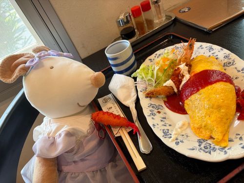 ねずたん今日は大きなオムライスと…𐄑𐅁̂ ⩊፟ ̂𐅀𐄑