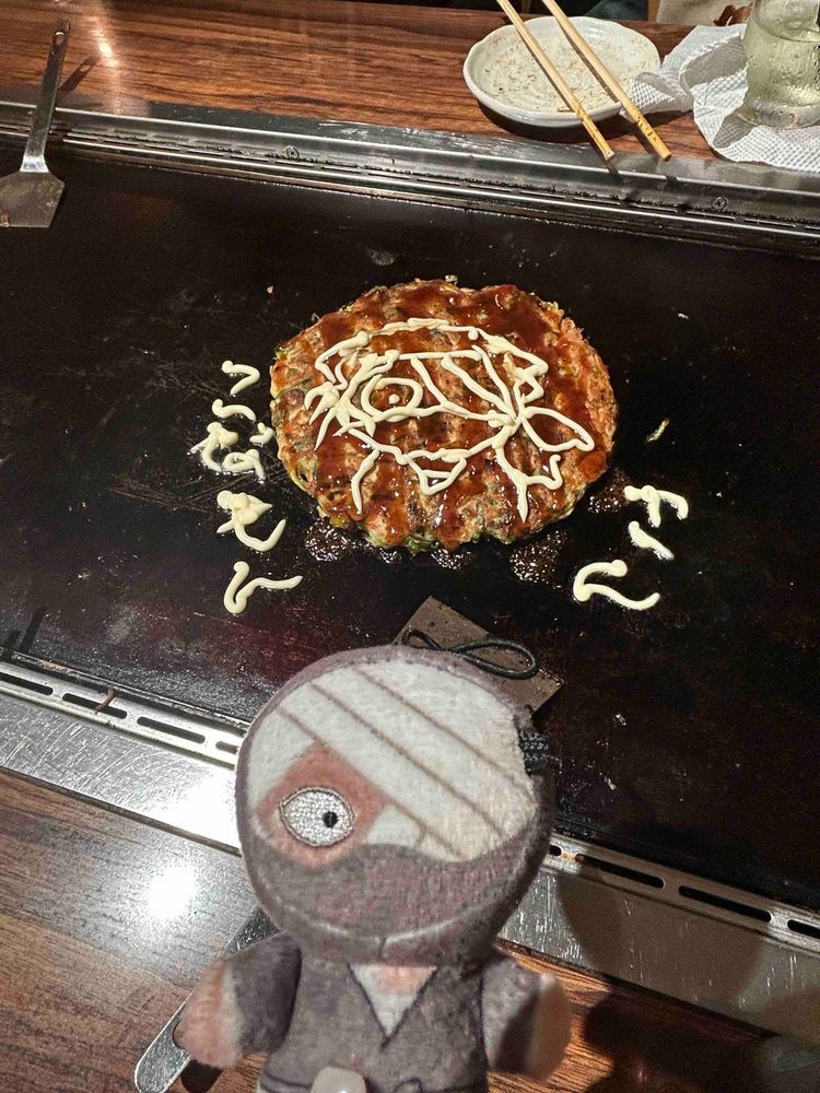 また いえのあるじに そとへつれだしていただいた
「いえからでるときはおしゃれしたほうがかわいいよ」 
と いわれ また きかざられた

この みせのなまえは わたしと いっしょのなまえを しているらしいが
わたしのなまえは こんなもん だ