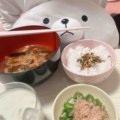ごはん（にだいめぼしゅ不在につき、本日はろくだいめぼしゅが務めます）