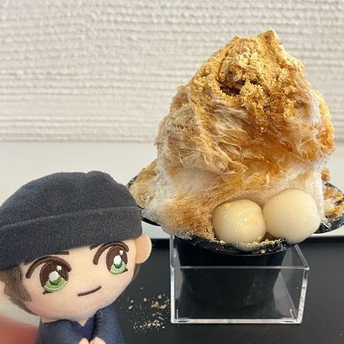 日本ならではのきな粉と黒蜜のかき氷だ…