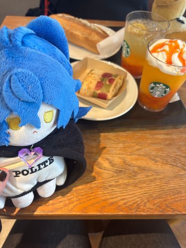 オレンジマンゴーフラペチーノ美味しかった〜！！！
暑い日には酸っぱいものが美味しく感じちゃいますね〜✌️