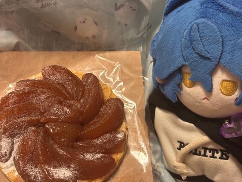 月初めのご褒美タルトタタン！
温めても美味しいってずるいよね。