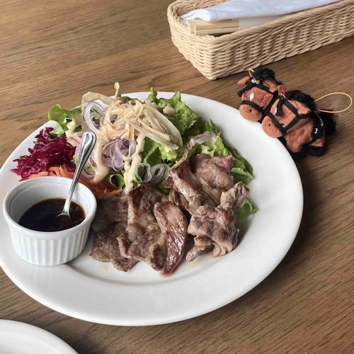 ノーザンホースパーク🎠ランチ🍽️ラム肉🍽️やっぱり肉だね〜でもサラダもかなり美味でした🥗

------------------------------

リバティアイランドの競馬予想🐴🐴🎀
5/3(土・祝)重賞レースの注目馬は…

🦄ユニコーンS🦄
◎④カナルビーグル
○⑤メイショウズイウン

🎖️京王杯SC🎖️
◎③ママコチャ
○④ロジリオン

がんばれ〜🎶📣🐴🪽🌈