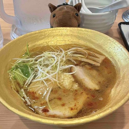 なんとなく入ったらーめん屋さんめちゃめちゃ美味しかったのでまた食べたい🍜🦐❤️