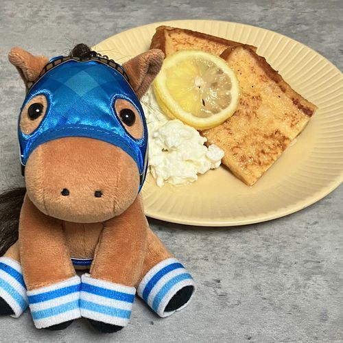 はちみつレモンフレンチトースト🍯🐝🍋⭐️

今日は安田記念でした。武豊騎手騎乗のシックスペンスが優勝しました。レモンポップでお馴染みの田中博康厩舎の管理馬です。芝GⅠ初勝利らしい(！)めっちゃ勝ってるイメージあったので意外でした。おめでとうございます㊗️