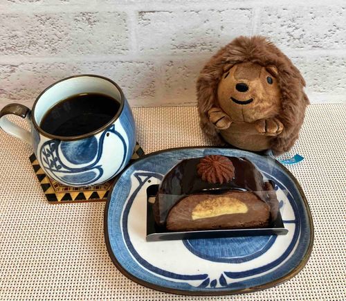 今日はぽく色のチョコケーキをいただきます♪