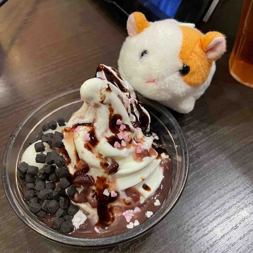 主ちゃんが好きな「しゃぶよう」ってところにきたよ！
自分で巻くそふとくりーむ🍦が好きみたいで、いっぱいトッピングしてた😋