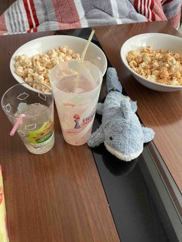 🦈ハッピーホワイトデー！
おうち映画館セットだよ！！ポップコーンいっぱい食べちゃうぞ〜〜😝