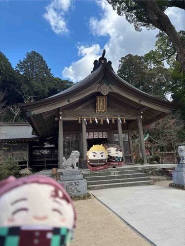 じっかにかえりました
(竈門神社)

おきゃくさんがいたので俺たちでかくしました
