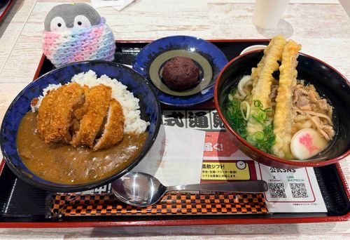はじめて！資さんうどん🍲をたびたよ〜！
ぼたもちもおいしかったものだなぁ…🌟まんぷくではなまる…！