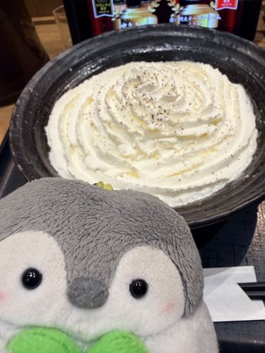 ぼくのおかおと、くりーむ、どっちがしろい？？
くりーむがたいへんおいしいものだなぁ…！