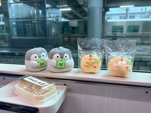 みやぎけんにいってるよ〜🌟おまんじゅうに、はぎのつき🌕たいへんおいしいものだなぁ…