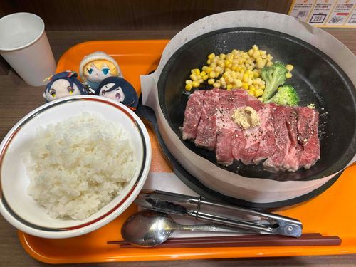 あるじといっしょにおにくたべたよー！
