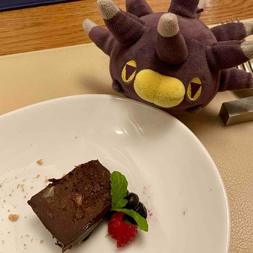 ウニちゃん甘いもの食べ続けてたら可食部も甘くなるのかな。うそうそ、冗談だよ。