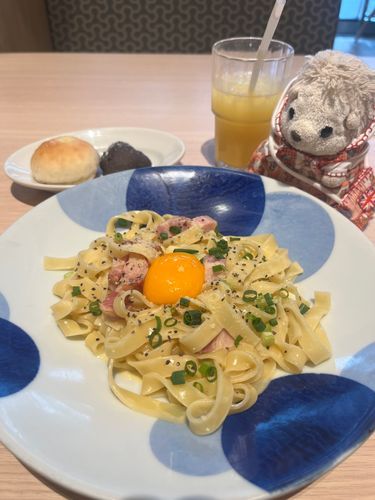 鎌倉パスタにいってきたよ！
パスタは生麺でもちもちだしパンは食べ放題だからいっぱい食べちゃった🦔💞