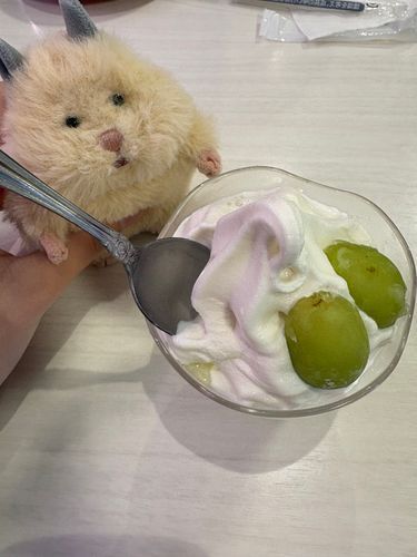 おすしやさんのマスカットパフェすごくおいしかった(˶'ᵕ'˶ )‪︎💓